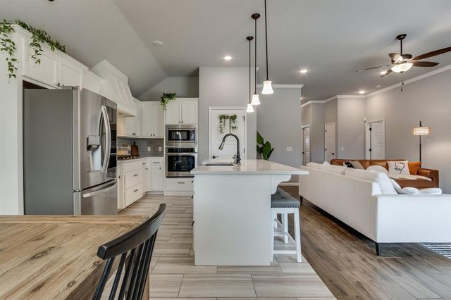 4121 NW 152nd Terrace, Edmond, OK 73013