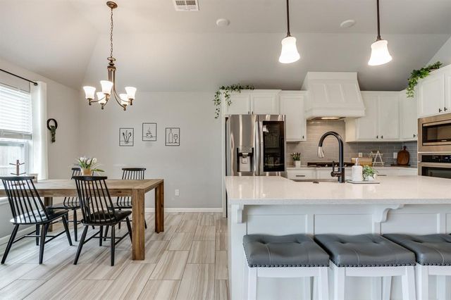 4121 NW 152nd Terrace, Edmond, OK 73013