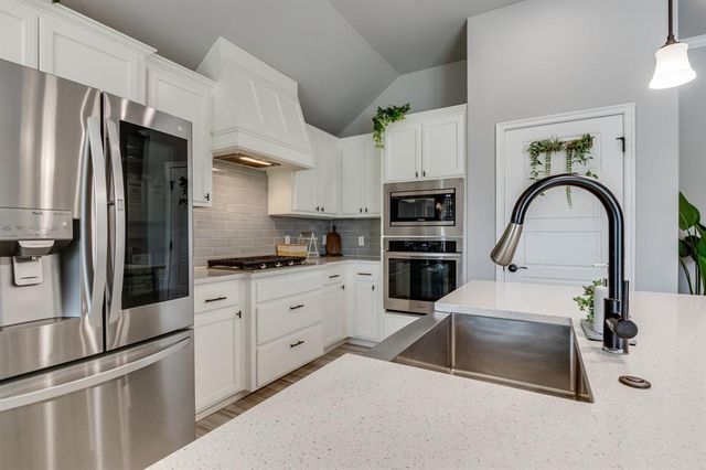 4121 NW 152nd Terrace, Edmond, OK 73013