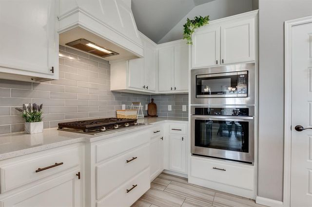 4121 NW 152nd Terrace, Edmond, OK 73013
