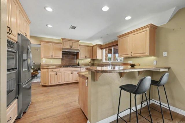 6382 Lake Shore Drive, San Diego, CA 92119
