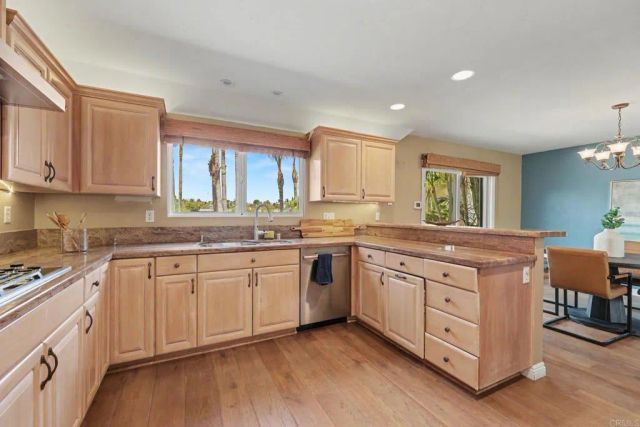 6382 Lake Shore Drive, San Diego, CA 92119