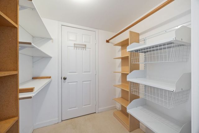 97 W Thornhill Lane A, Lake Barrington, IL 60010