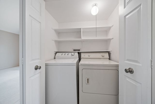 97 W Thornhill Lane A, Lake Barrington, IL 60010