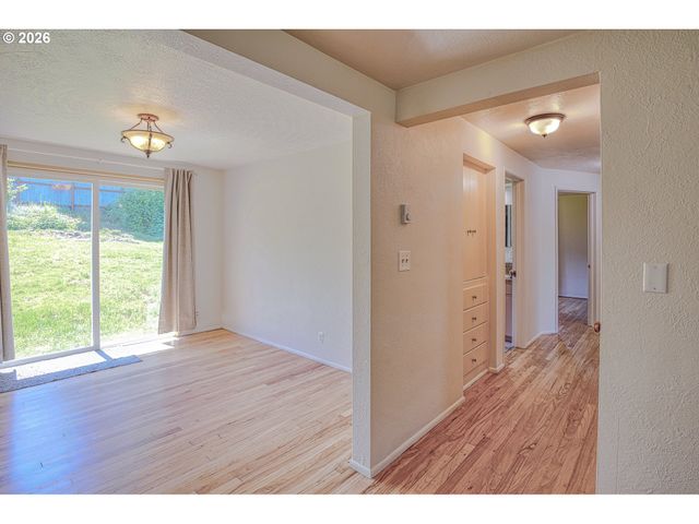 7077 MAIN St, Springfield, OR 97478