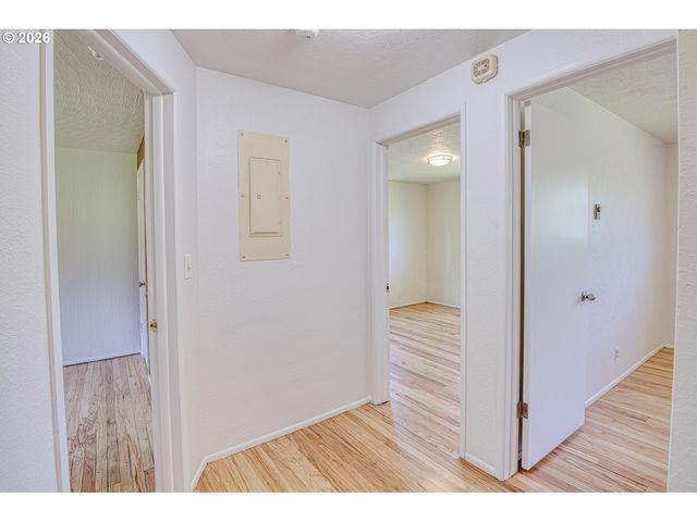 7077 MAIN St, Springfield, OR 97478