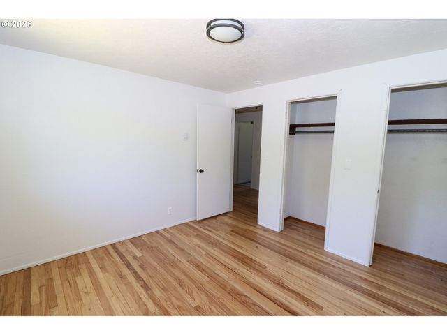 7077 MAIN St, Springfield, OR 97478