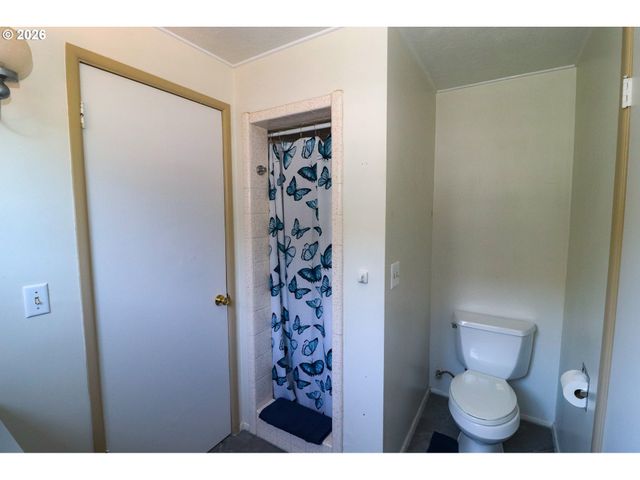 7077 MAIN St, Springfield, OR 97478