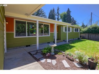 7077 MAIN St, Springfield, OR 97478