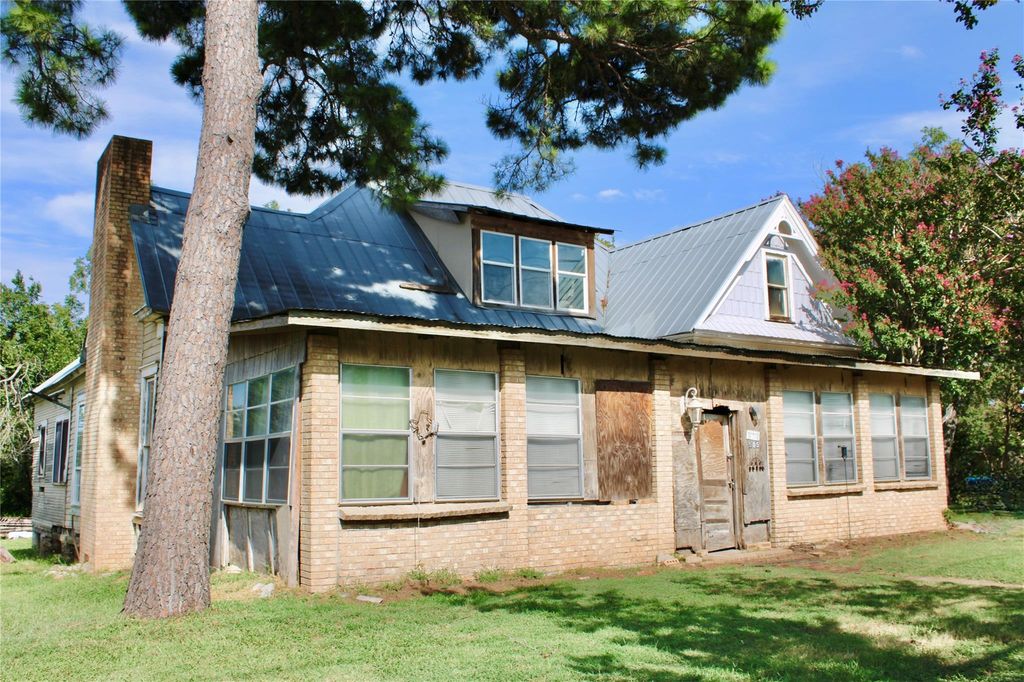 505 S Avenue C Ave, Elgin, TX 78621