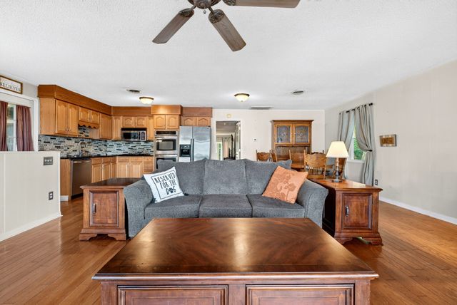 70 Hailey Ln, Springville, TN 38256