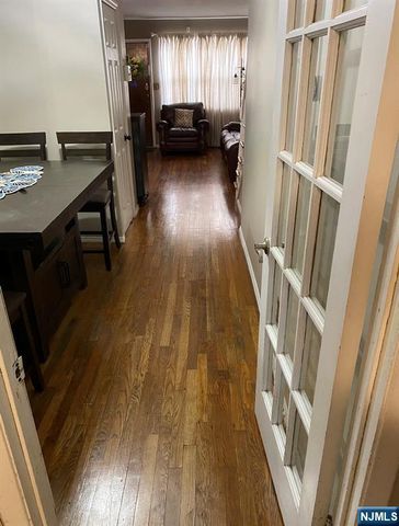 154 Side Avenue, Jersey City, NJ 07305