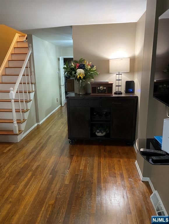 154 Side Avenue, Jersey City, NJ 07305