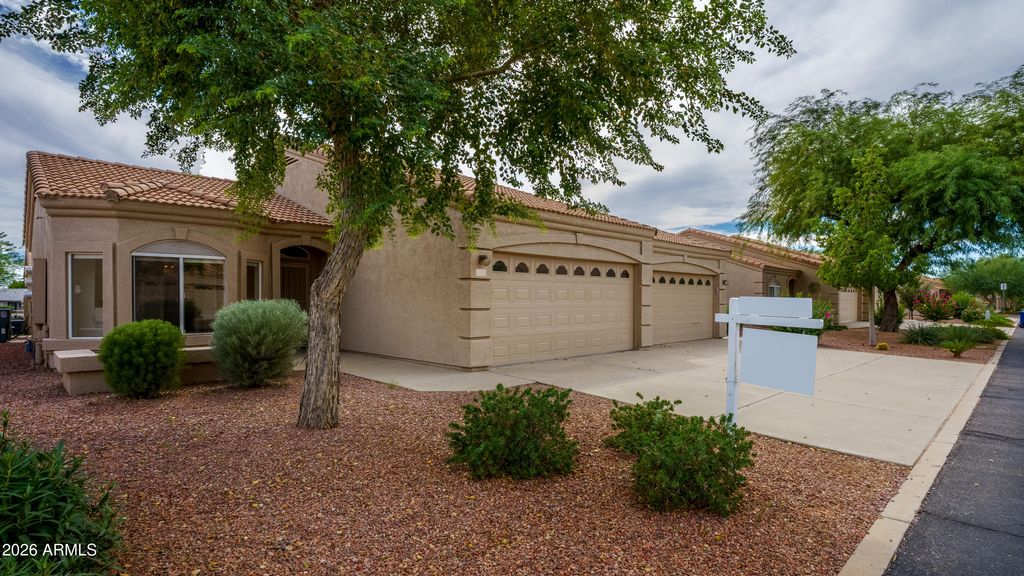 2101 S YELLOW WOOD -- 45, Mesa, AZ 85209 — photo 2