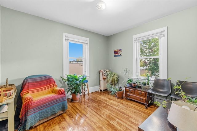 32 Milton St, New Bedford, MA 02740
