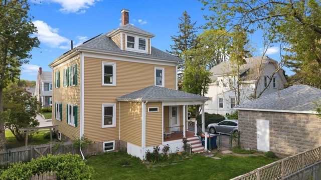 32 Milton St, New Bedford, MA 02740