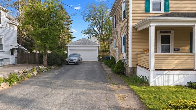 32 Milton St, New Bedford, MA 02740
