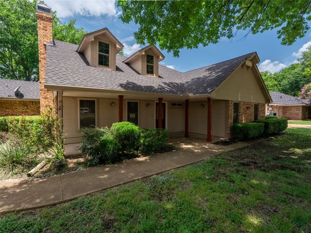 411 Chad Lane, Red Oak, TX 75154