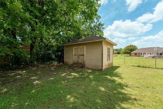 411 Chad Lane, Red Oak, TX 75154