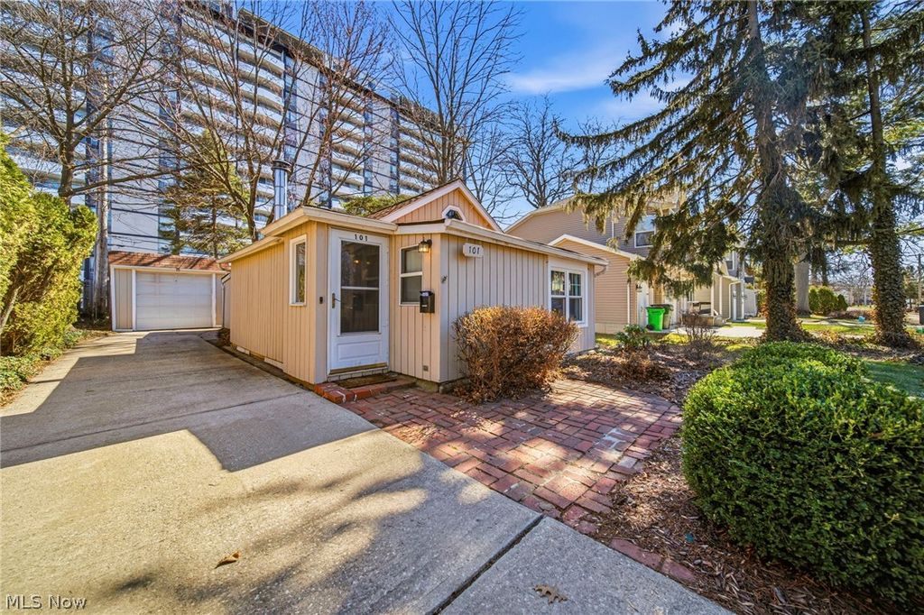 101 E 238th Street, Euclid, OH 44123