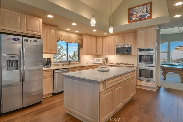 28710 Bryce, Lake Arrowhead, CA 92352