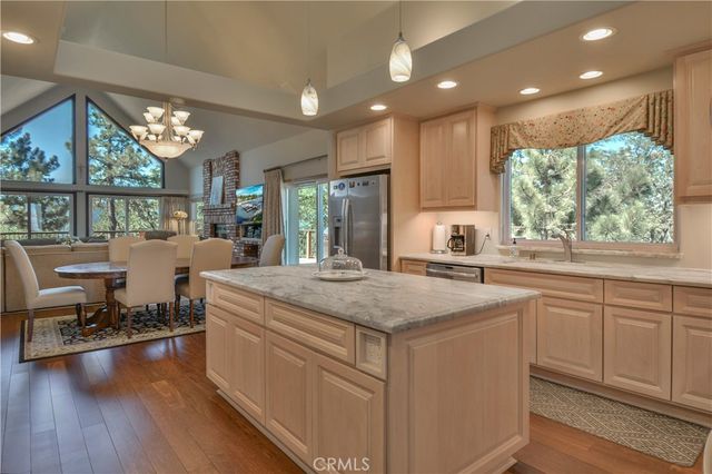 28710 Bryce, Lake Arrowhead, CA 92352