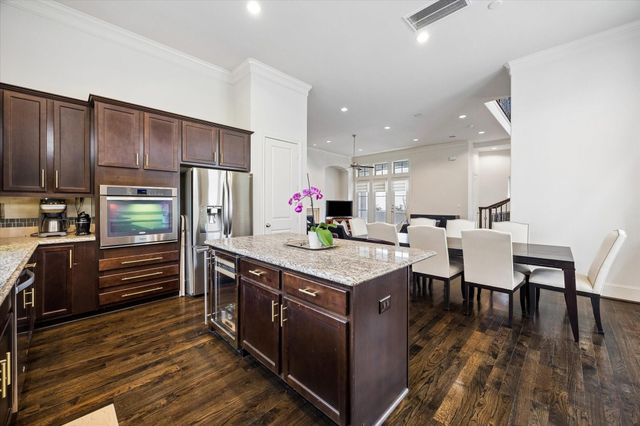 2725 Cohn Garden, Houston, TX 77007