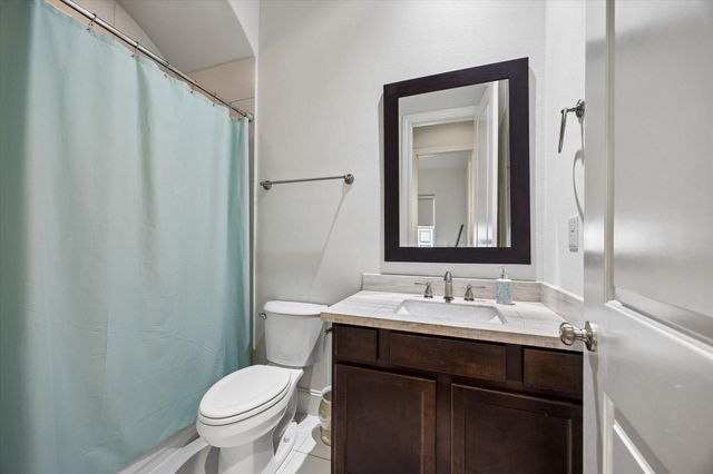 2725 Cohn Garden, Houston, TX 77007