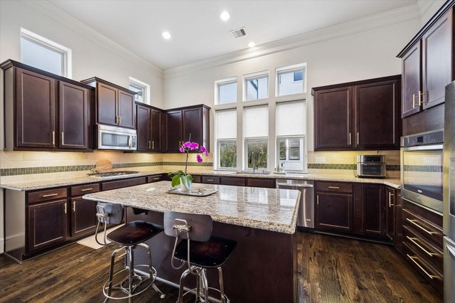 2725 Cohn Garden, Houston, TX 77007