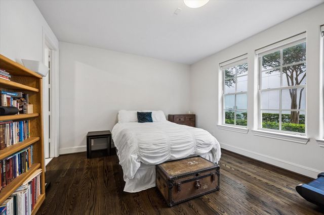 2725 Cohn Garden, Houston, TX 77007