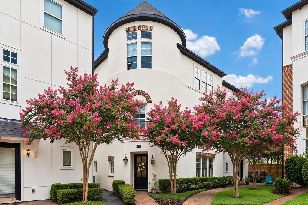 2725 Cohn Garden, Houston, TX 77007