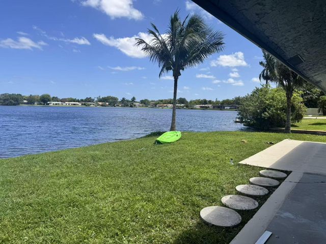 1600 SW 72nd Avenue, Plantation, FL 33317