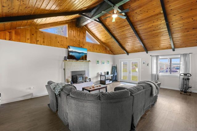 380 Greenleaf Drive, Eagle Point, OR 97524
