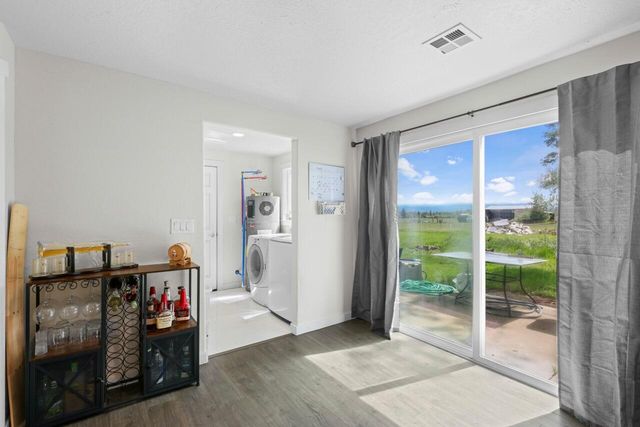 380 Greenleaf Drive, Eagle Point, OR 97524