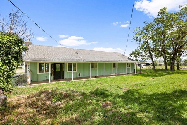 380 Greenleaf Drive, Eagle Point, OR 97524