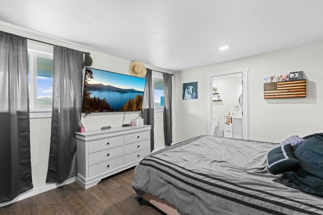 380 Greenleaf Drive, Eagle Point, OR 97524