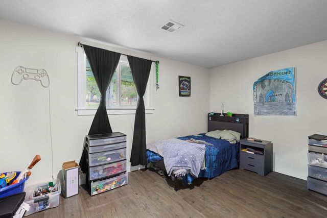 380 Greenleaf Drive, Eagle Point, OR 97524
