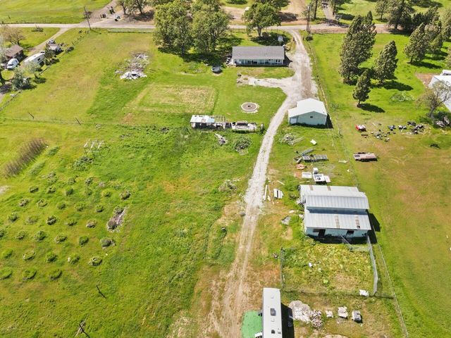 380 Greenleaf Drive, Eagle Point, OR 97524