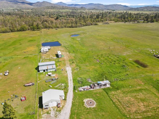 380 Greenleaf Drive, Eagle Point, OR 97524