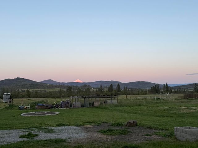 380 Greenleaf Drive, Eagle Point, OR 97524