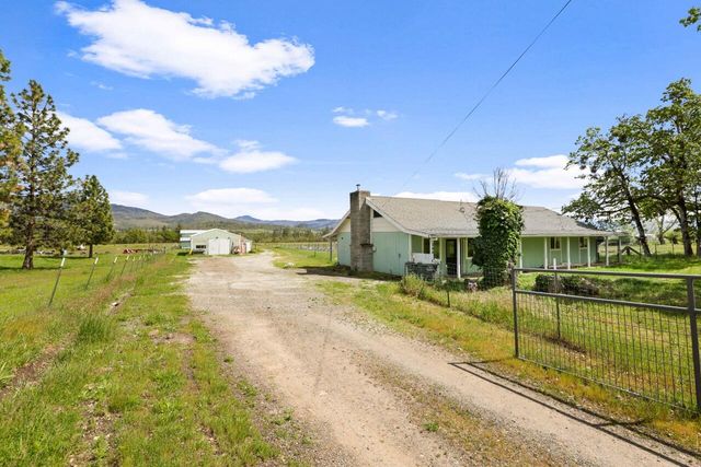 380 Greenleaf Drive, Eagle Point, OR 97524