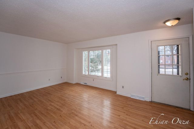 1073 Sweet Street Ne, City Of Grand Rapids, MI 49505