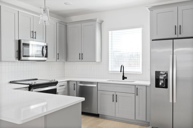 550 Markham St Unit 30, Nashville, TN 37214