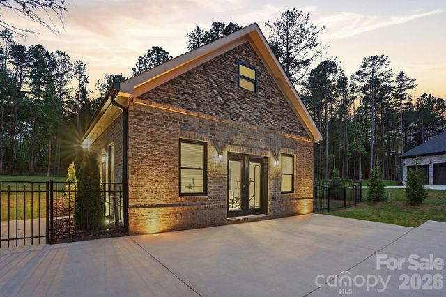 8508 Max Meadows Drive, Charlotte, NC 28227