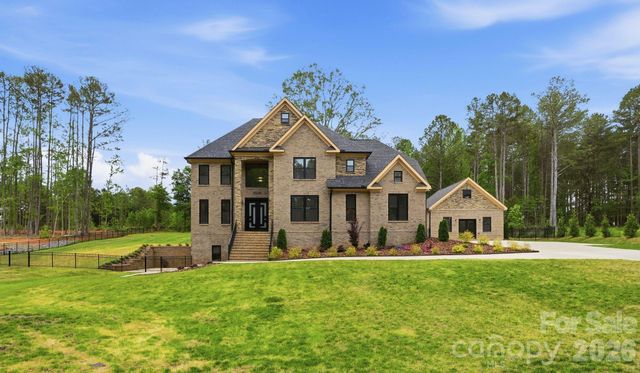 8508 Max Meadows Drive, Charlotte, NC 28227
