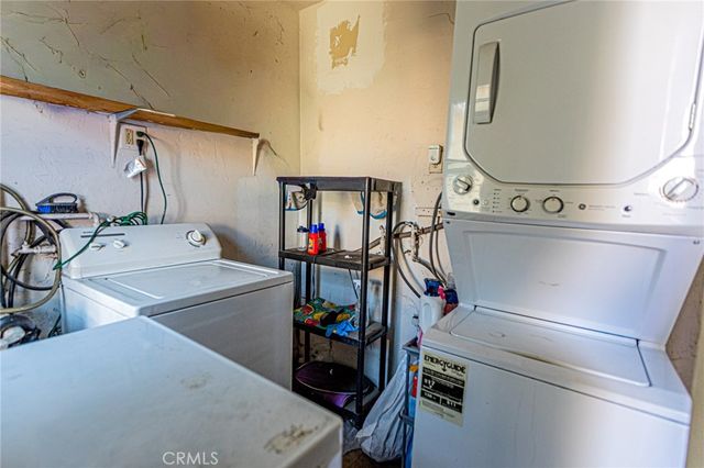 8480 Virginia, South Gate, CA 90280