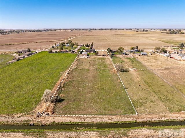 12568 N Hawthorne Road, Chubbuck, ID 83202