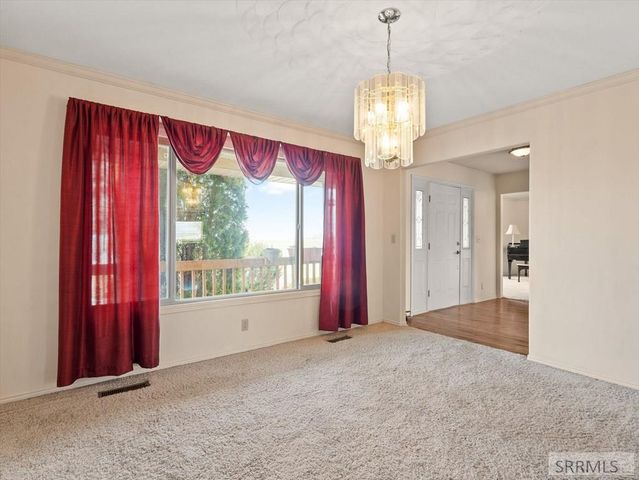 12568 N Hawthorne Road, Chubbuck, ID 83202