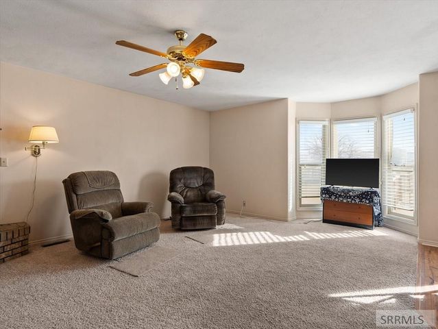 12568 N Hawthorne Road, Chubbuck, ID 83202