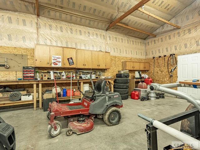 12568 N Hawthorne Road, Chubbuck, ID 83202